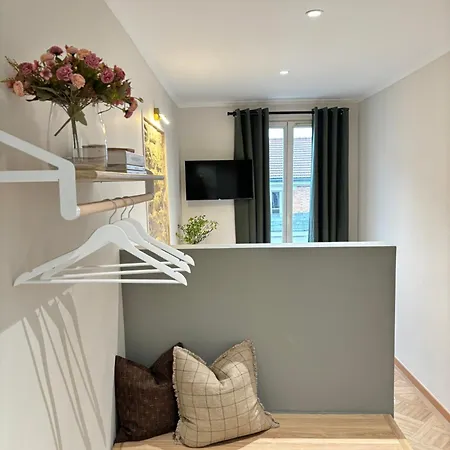 Urban Goncourt Hotel